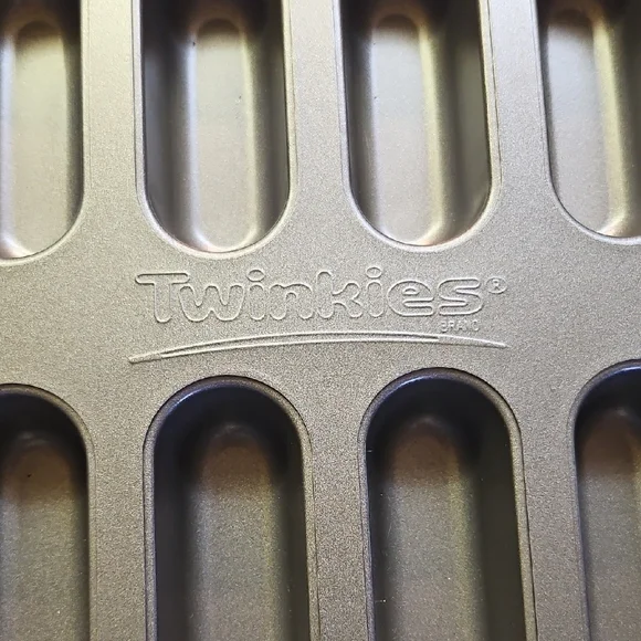 Twinkies Brand Non-Stick Gray Baking Pan - Picture 2 of 5